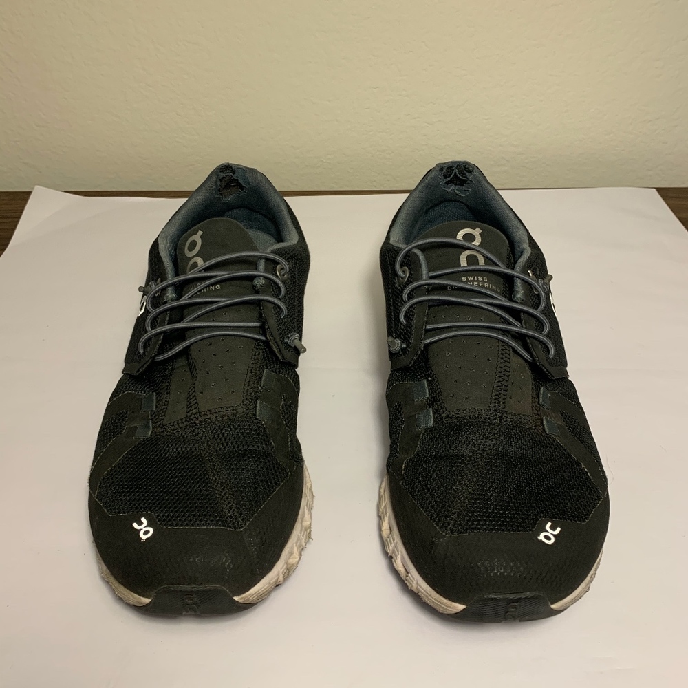 On Cloud Running Sneakers